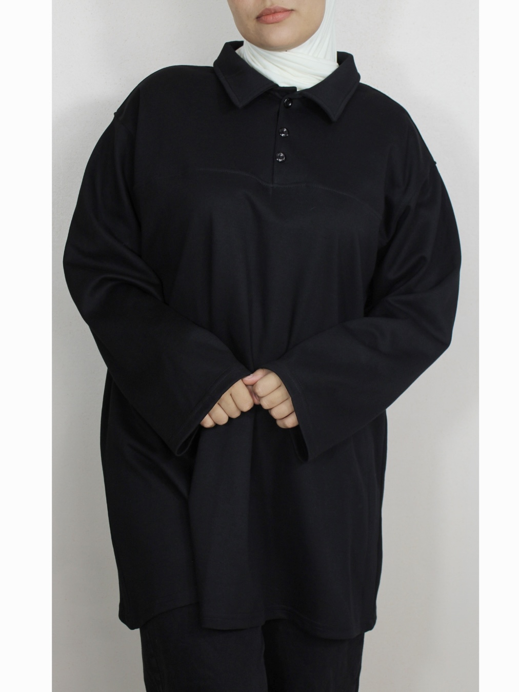 Polo modeste à boutons  - Taille: Taille 1: (36-40)- longueur 80 cm | Couleur: Noir 