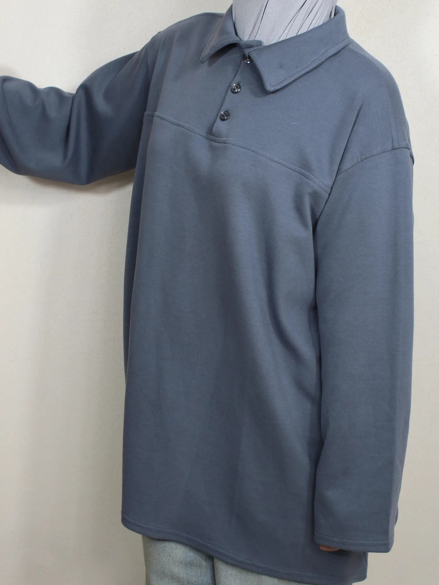 Polo modeste à boutons  - Taille: Taille 2 : (42-48)- longueur 85 cm | Couleur: Gris 