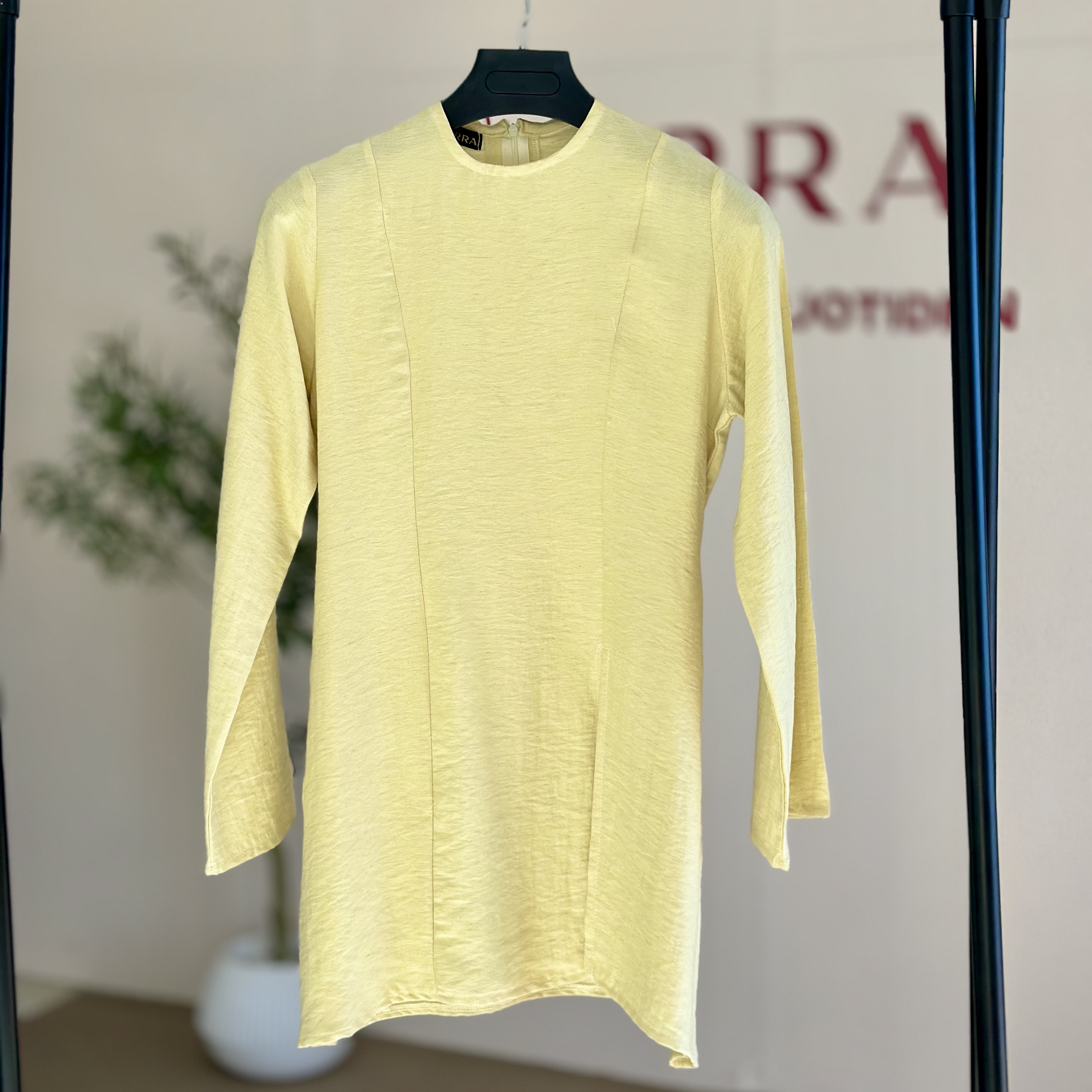 Tunique à fente jaune pastel 